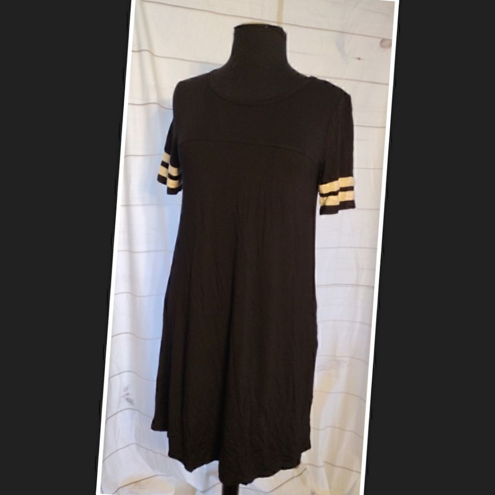 💕EE:Some Casual Dress Soft And Stretchy With Side Pockets Size Medium (Missing 